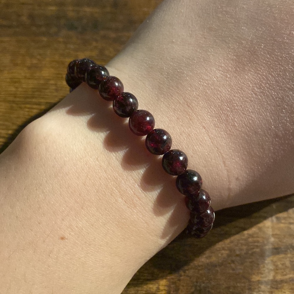 Handmade garnet bracelet 7mm